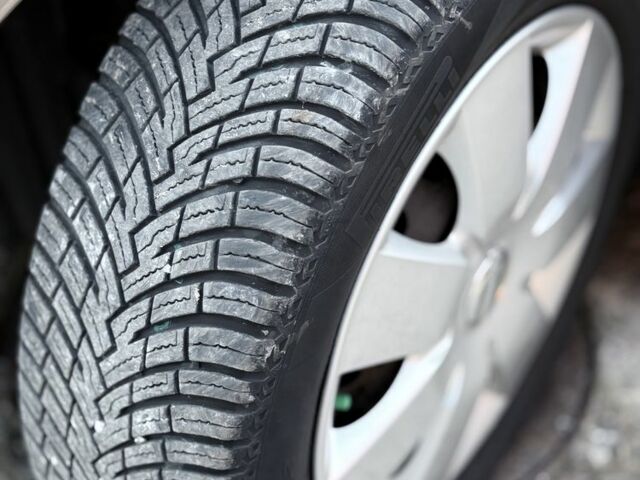 Бежевый Ниссан Ноут, объемом двигателя 1.4 л и пробегом 121 тыс. км за 6700 $, фото 16 на Automoto.ua