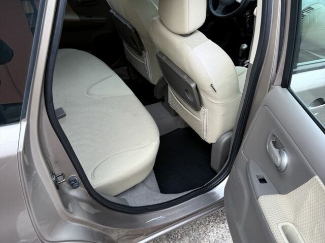 Бежевый Ниссан Ноут, объемом двигателя 1.4 л и пробегом 121 тыс. км за 6700 $, фото 13 на Automoto.ua