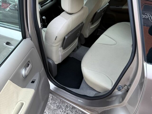 Бежевый Ниссан Ноут, объемом двигателя 1.4 л и пробегом 121 тыс. км за 6700 $, фото 12 на Automoto.ua