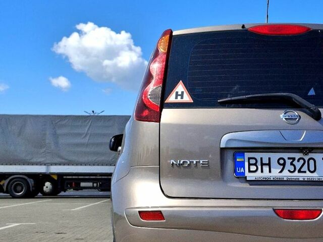 Бежевий Ніссан Ноут, об'ємом двигуна 1.6 л та пробігом 198 тис. км за 6800 $, фото 8 на Automoto.ua