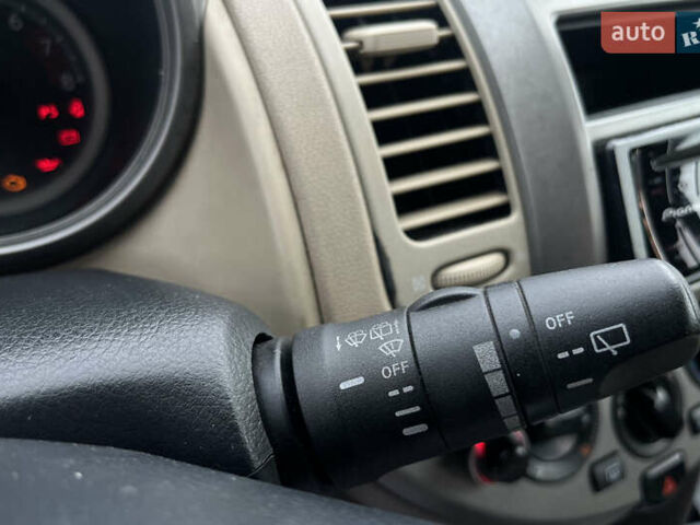 Черный Ниссан Ноут, объемом двигателя 1.6 л и пробегом 315 тыс. км за 5500 $, фото 19 на Automoto.ua