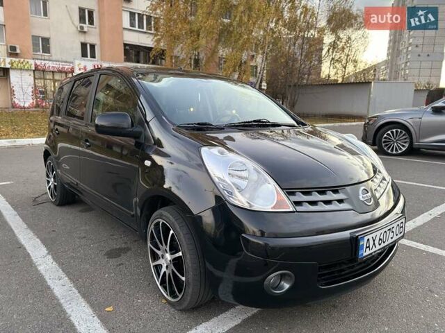 Черный Ниссан Ноут, объемом двигателя 1.6 л и пробегом 228 тыс. км за 5800 $, фото 5 на Automoto.ua