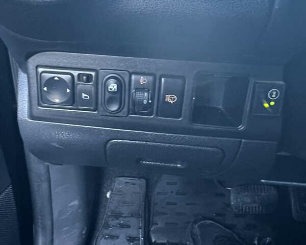 Черный Ниссан Ноут, объемом двигателя 1.6 л и пробегом 179 тыс. км за 6999 $, фото 17 на Automoto.ua