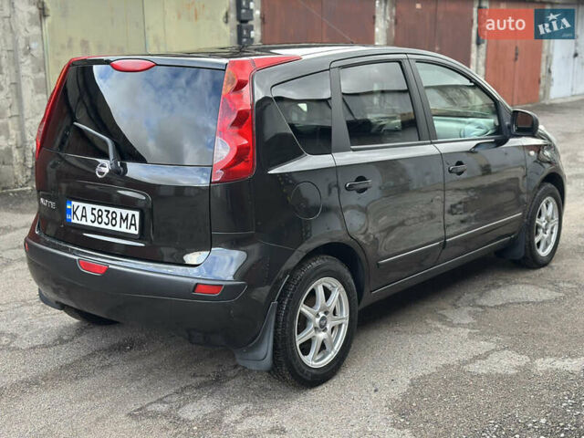 Черный Ниссан Ноут, объемом двигателя 1.6 л и пробегом 223 тыс. км за 4999 $, фото 5 на Automoto.ua