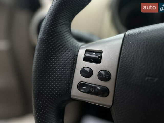 Черный Ниссан Ноут, объемом двигателя 1.6 л и пробегом 315 тыс. км за 5500 $, фото 17 на Automoto.ua