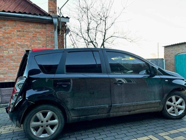 Чорний Ніссан Ноут, об'ємом двигуна 1.6 л та пробігом 145 тис. км за 3500 $, фото 5 на Automoto.ua