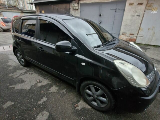 Чорний Ніссан Ноут, об'ємом двигуна 1.6 л та пробігом 226 тис. км за 6000 $, фото 1 на Automoto.ua