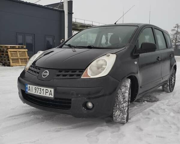 Черный Ниссан Ноут, объемом двигателя 1.4 л и пробегом 300 тыс. км за 5200 $, фото 7 на Automoto.ua