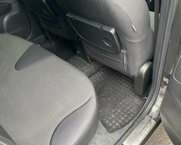 Чорний Ніссан Ноут, об'ємом двигуна 1.6 л та пробігом 228 тис. км за 5900 $, фото 21 на Automoto.ua