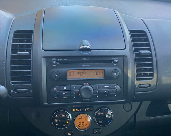 Чорний Ніссан Ноут, об'ємом двигуна 1.6 л та пробігом 228 тис. км за 5900 $, фото 31 на Automoto.ua