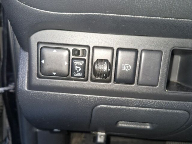 Чорний Ніссан Ноут, об'ємом двигуна 1.6 л та пробігом 226 тис. км за 6000 $, фото 11 на Automoto.ua