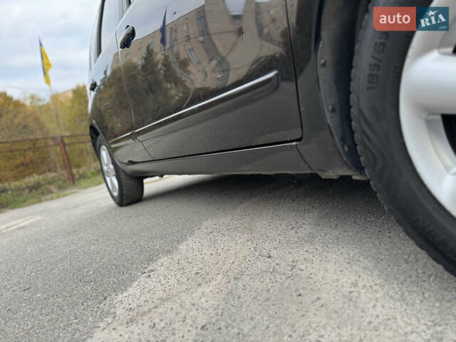 Чорний Ніссан Ноут, об'ємом двигуна 1.4 л та пробігом 217 тис. км за 5000 $, фото 29 на Automoto.ua