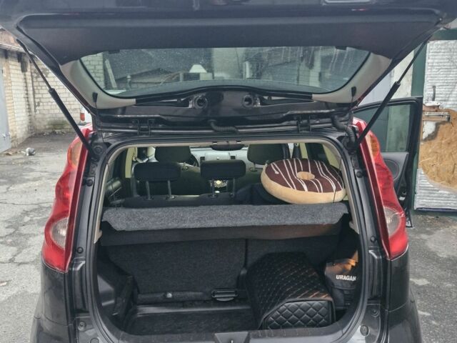 Чорний Ніссан Ноут, об'ємом двигуна 1.6 л та пробігом 226 тис. км за 6000 $, фото 7 на Automoto.ua