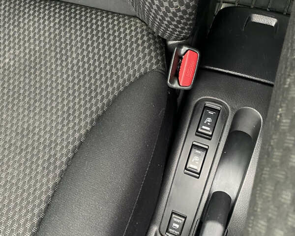 Чорний Ніссан Ноут, об'ємом двигуна 1.6 л та пробігом 227 тис. км за 6600 $, фото 12 на Automoto.ua