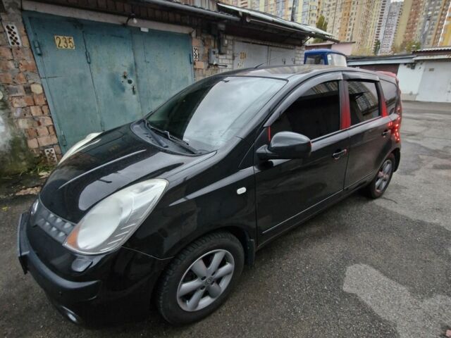 Чорний Ніссан Ноут, об'ємом двигуна 1.6 л та пробігом 226 тис. км за 6000 $, фото 2 на Automoto.ua