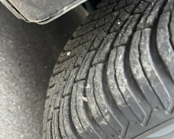 Чорний Ніссан Ноут, об'ємом двигуна 1.4 л та пробігом 217 тис. км за 5000 $, фото 31 на Automoto.ua