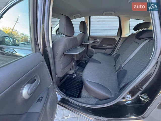 Черный Ниссан Ноут, объемом двигателя 1.4 л и пробегом 190 тыс. км за 5500 $, фото 6 на Automoto.ua