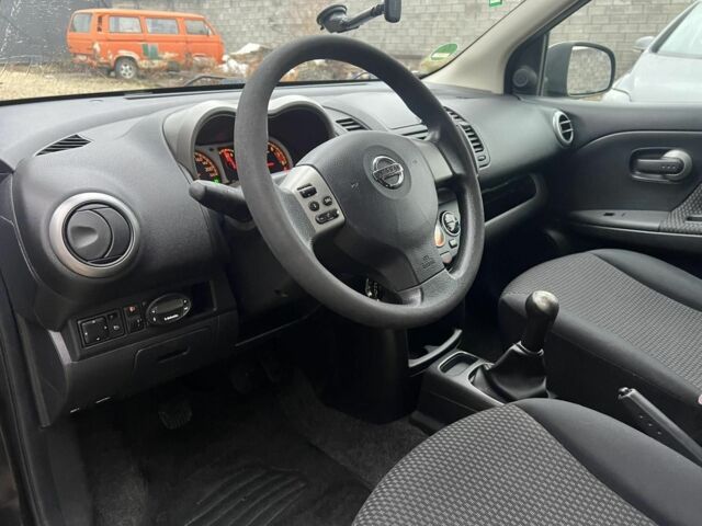 Чорний Ніссан Ноут, об'ємом двигуна 0 л та пробігом 150 тис. км за 5500 $, фото 5 на Automoto.ua