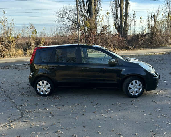 Чорний Ніссан Ноут, об'ємом двигуна 1.6 л та пробігом 336 тис. км за 4750 $, фото 1 на Automoto.ua