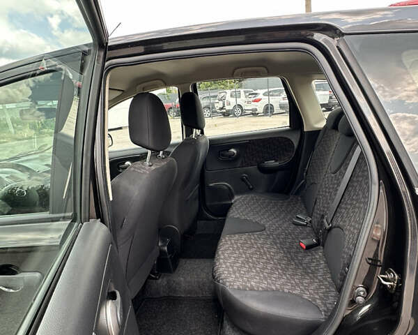 Черный Ниссан Ноут, объемом двигателя 1.4 л и пробегом 195 тыс. км за 5700 $, фото 5 на Automoto.ua