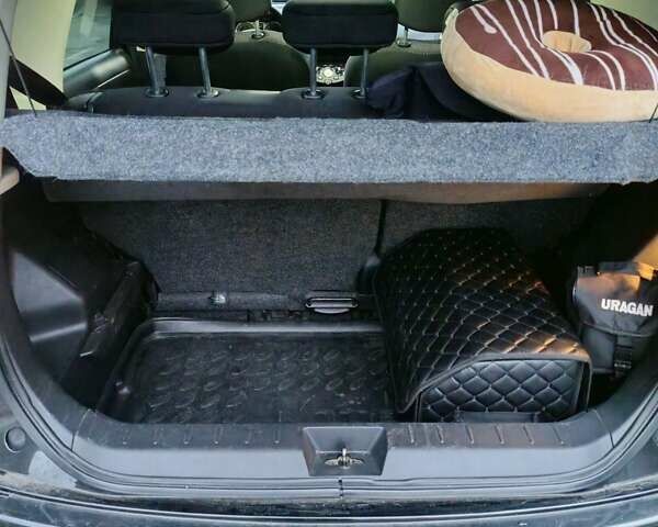 Ніссан Ноут 2006 у Києві на Automoto.ua Чорний Ніссан Ноут, об'ємом двигуна 1.6 л та пробігом 226 тис. км за 6000 $, фото 17 на Automoto.ua