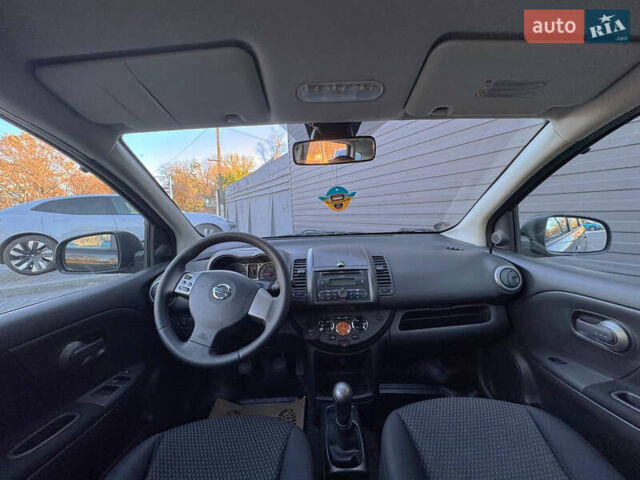 Черный Ниссан Ноут, объемом двигателя 1.4 л и пробегом 190 тыс. км за 5500 $, фото 5 на Automoto.ua