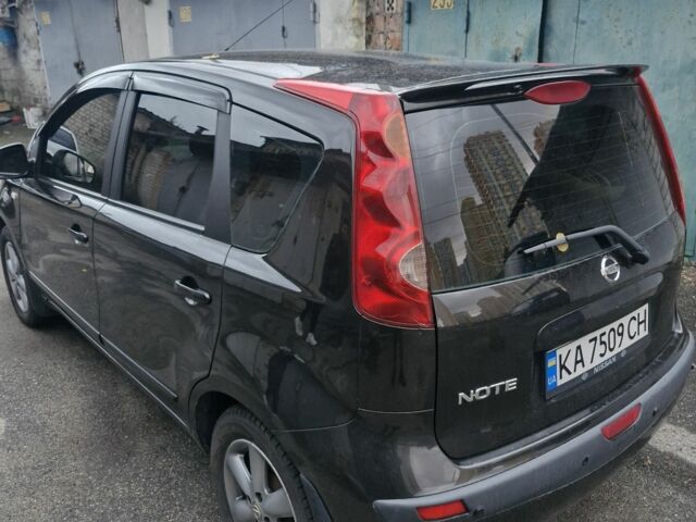 Чорний Ніссан Ноут, об'ємом двигуна 1.6 л та пробігом 226 тис. км за 6000 $, фото 5 на Automoto.ua