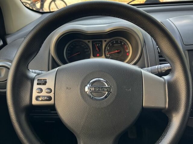 Чорний Ніссан Ноут, об'ємом двигуна 1.6 л та пробігом 219 тис. км за 4550 $, фото 7 на Automoto.ua