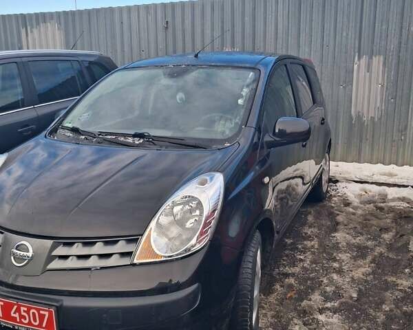 Черный Ниссан Ноут, объемом двигателя 1.6 л и пробегом 200 тыс. км за 4850 $, фото 1 на Automoto.ua