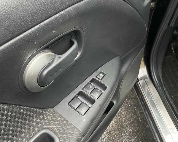 Чорний Ніссан Ноут, об'ємом двигуна 1.6 л та пробігом 227 тис. км за 6600 $, фото 11 на Automoto.ua