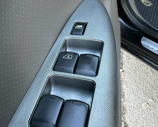 Чорний Ніссан Ноут, об'ємом двигуна 1.6 л та пробігом 336 тис. км за 4750 $, фото 8 на Automoto.ua