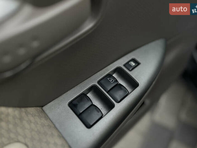 Черный Ниссан Ноут, объемом двигателя 1.6 л и пробегом 315 тыс. км за 5500 $, фото 12 на Automoto.ua