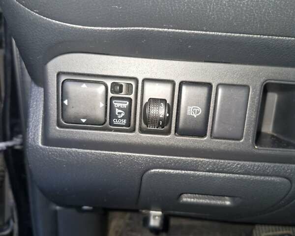 Ніссан Ноут 2006 у Києві на Automoto.ua Чорний Ніссан Ноут, об'ємом двигуна 1.6 л та пробігом 226 тис. км за 6000 $, фото 13 на Automoto.ua