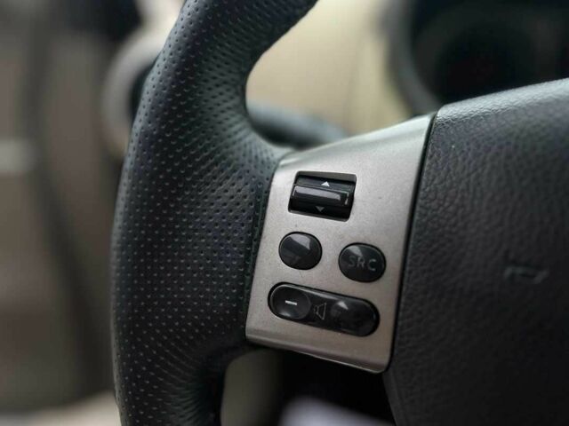 Черный Ниссан Ноут, объемом двигателя 1.6 л и пробегом 315 тыс. км за 5500 $, фото 17 на Automoto.ua