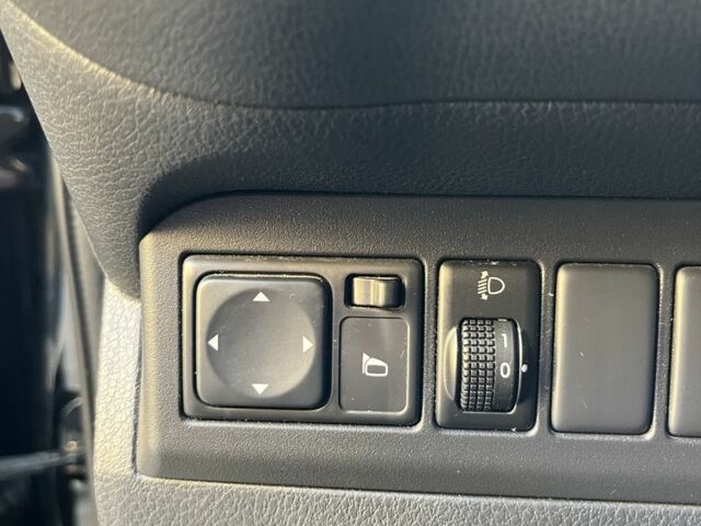 Черный Ниссан Ноут, объемом двигателя 1.6 л и пробегом 219 тыс. км за 4550 $, фото 10 на Automoto.ua