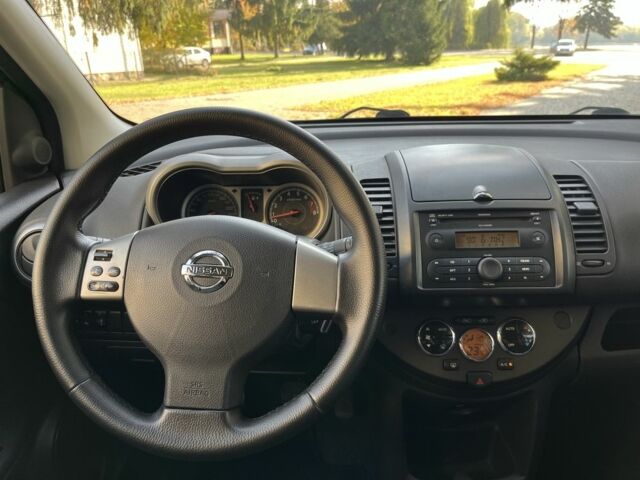 Черный Ниссан Ноут, объемом двигателя 1.6 л и пробегом 219 тыс. км за 4550 $, фото 8 на Automoto.ua