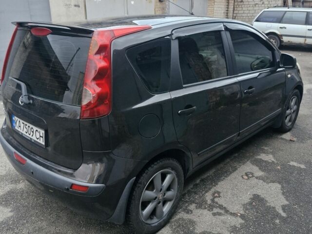 Чорний Ніссан Ноут, об'ємом двигуна 1.6 л та пробігом 226 тис. км за 6000 $, фото 4 на Automoto.ua