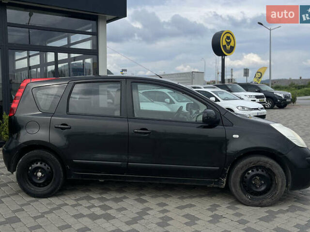 Черный Ниссан Ноут, объемом двигателя 1.6 л и пробегом 315 тыс. км за 5500 $, фото 7 на Automoto.ua