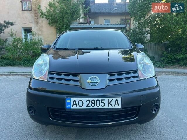 Черный Ниссан Ноут, объемом двигателя 1.6 л и пробегом 330 тыс. км за 4600 $, фото 1 на Automoto.ua
