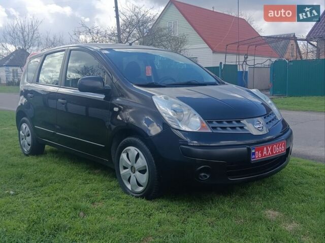 Черный Ниссан Ноут, объемом двигателя 1.4 л и пробегом 170 тыс. км за 4999 $, фото 3 на Automoto.ua
