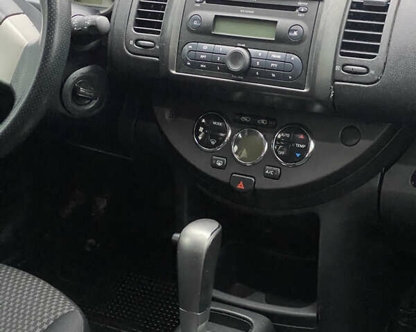 Чорний Ніссан Ноут, об'ємом двигуна 1.6 л та пробігом 228 тис. км за 5900 $, фото 18 на Automoto.ua