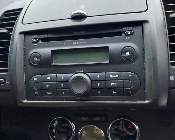 Черный Ниссан Ноут, объемом двигателя 1.6 л и пробегом 200 тыс. км за 4850 $, фото 6 на Automoto.ua