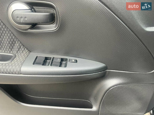 Черный Ниссан Ноут, объемом двигателя 1.4 л и пробегом 235 тыс. км за 4900 $, фото 22 на Automoto.ua