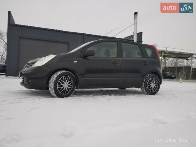 Черный Ниссан Ноут, объемом двигателя 1.4 л и пробегом 300 тыс. км за 5200 $, фото 19 на Automoto.ua