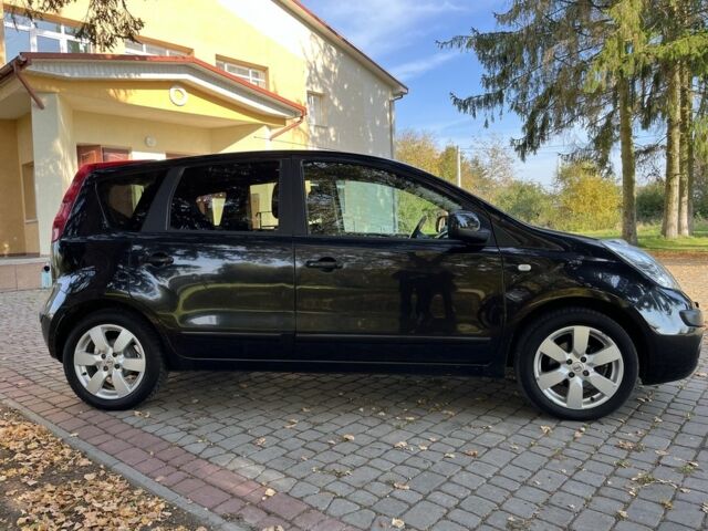 Черный Ниссан Ноут, объемом двигателя 1.6 л и пробегом 219 тыс. км за 4550 $, фото 3 на Automoto.ua