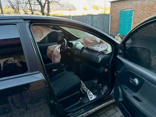 Чорний Ніссан Ноут, об'ємом двигуна 1.6 л та пробігом 145 тис. км за 3500 $, фото 4 на Automoto.ua