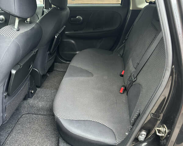 Черный Ниссан Ноут, объемом двигателя 1.6 л и пробегом 223 тыс. км за 4999 $, фото 12 на Automoto.ua
