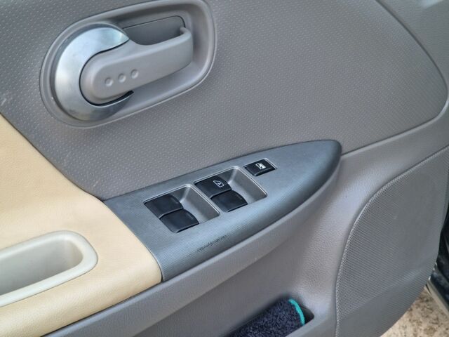 Черный Ниссан Ноут, объемом двигателя 1.6 л и пробегом 240 тыс. км за 4500 $, фото 10 на Automoto.ua