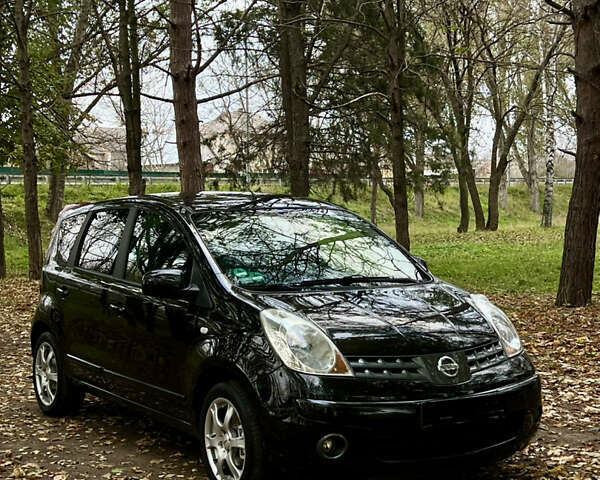 Черный Ниссан Ноут, объемом двигателя 1.6 л и пробегом 172 тыс. км за 5800 $, фото 7 на Automoto.ua