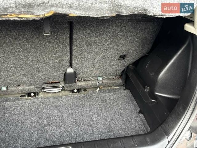 Чорний Ніссан Ноут, об'ємом двигуна 1.6 л та пробігом 200 тис. км за 6150 $, фото 111 на Automoto.ua